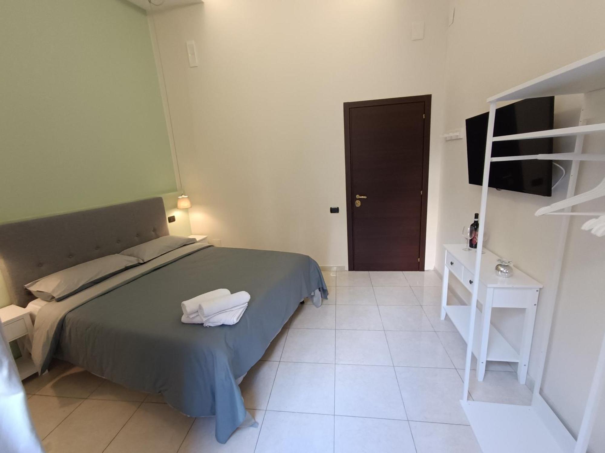 Residenza Geri - Suite And Home Napoli Centro المظهر الخارجي الصورة