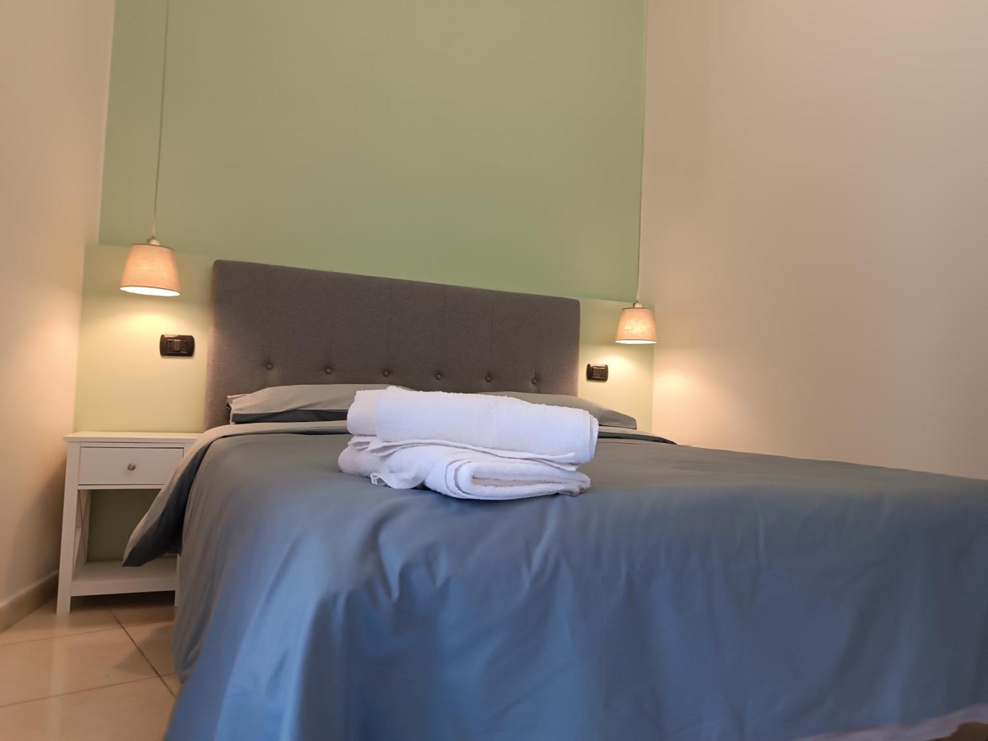 Residenza Geri - Suite And Home Napoli Centro المظهر الخارجي الصورة