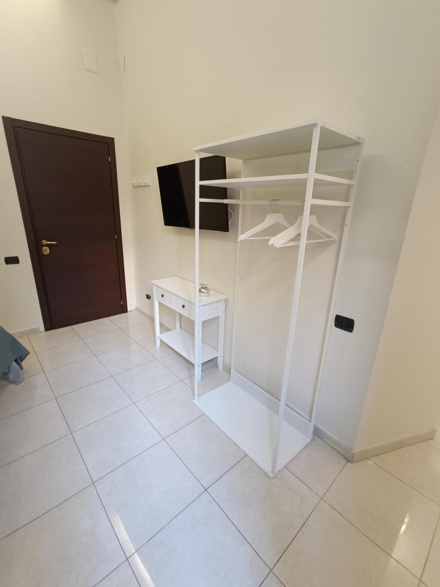 Residenza Geri - Suite And Home Napoli Centro المظهر الخارجي الصورة