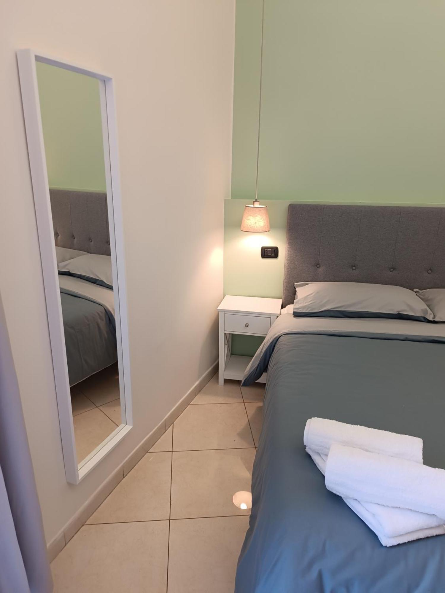 Residenza Geri - Suite And Home Napoli Centro المظهر الخارجي الصورة