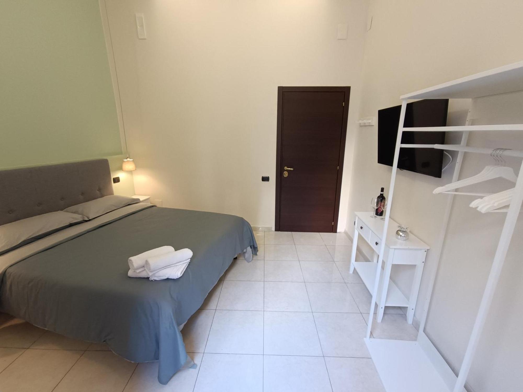 Residenza Geri - Suite And Home Napoli Centro المظهر الخارجي الصورة