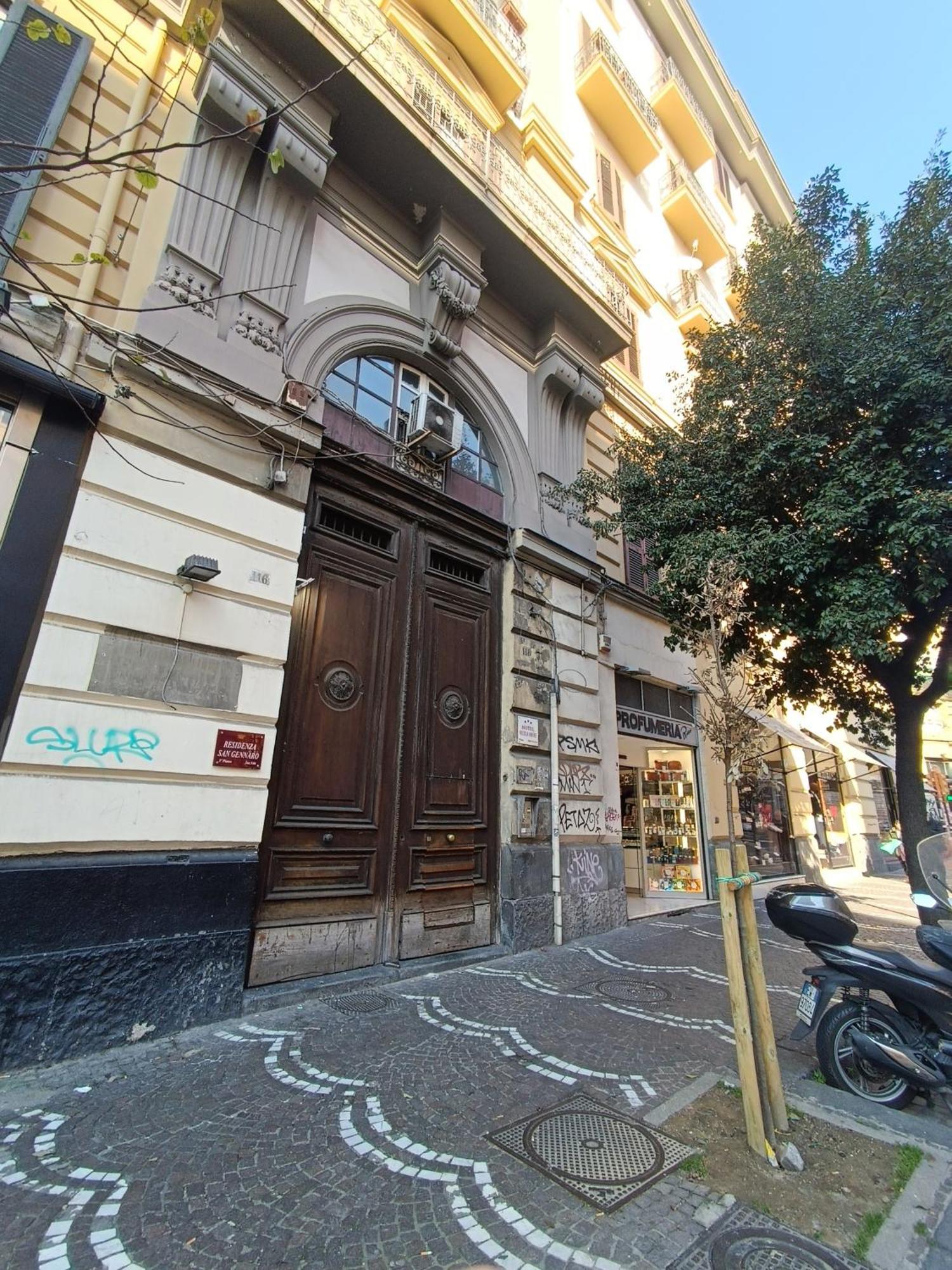Residenza Geri - Suite And Home Napoli Centro المظهر الخارجي الصورة