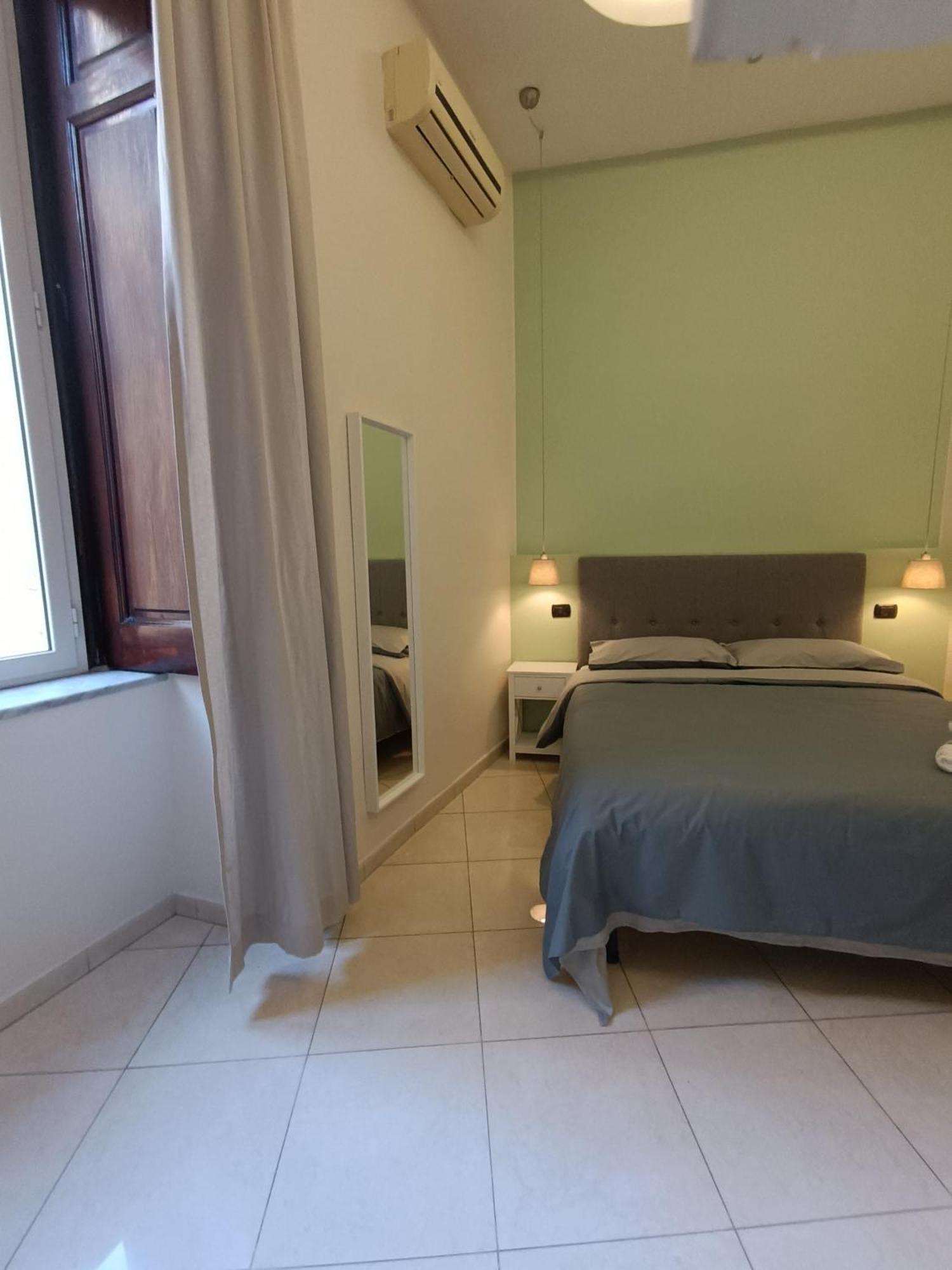 Residenza Geri - Suite And Home Napoli Centro المظهر الخارجي الصورة