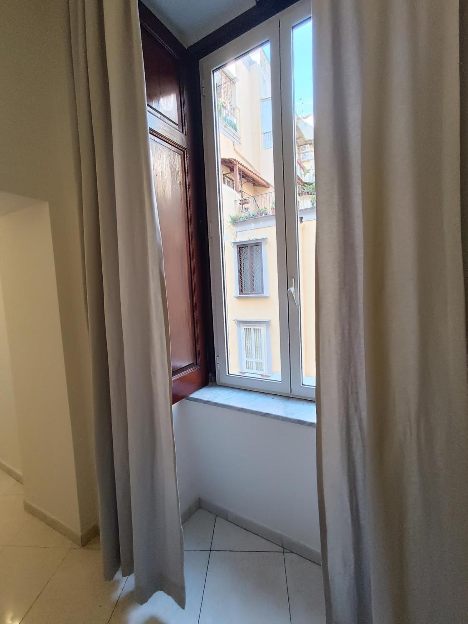 Residenza Geri - Suite And Home Napoli Centro المظهر الخارجي الصورة