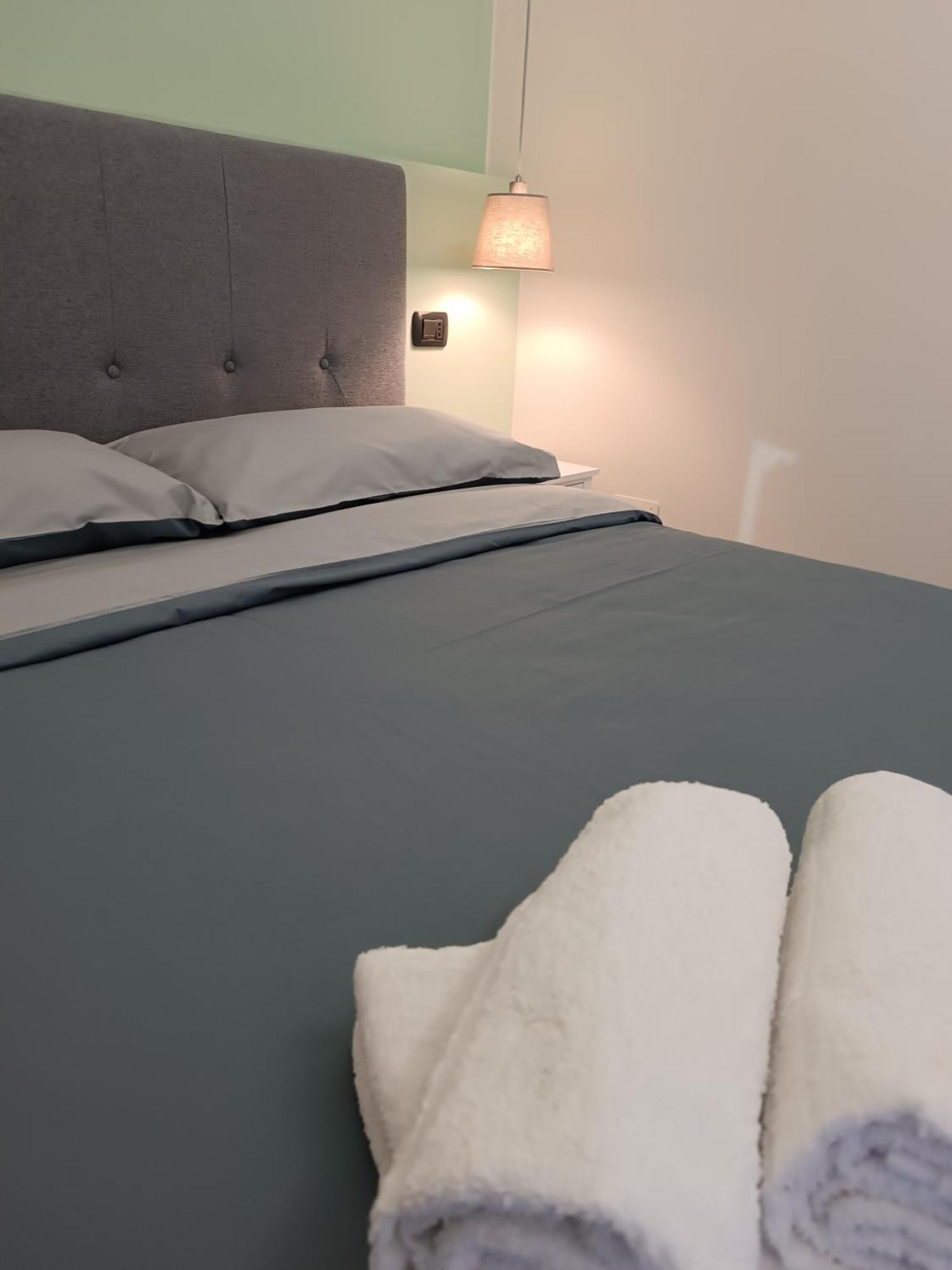 Residenza Geri - Suite And Home Napoli Centro المظهر الخارجي الصورة
